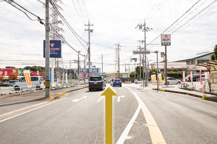 ①上牧町文化センター前交差点を南に進むと上牧交差点に出ます